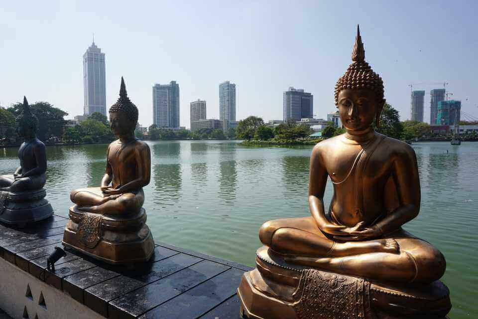 statues-gaa61883a2_1920